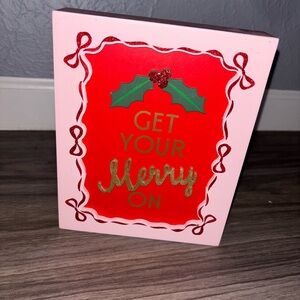 Ashland Holiday Decor with Red and Green Design